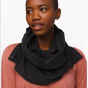 Lululemon Customizable Snap Scarf